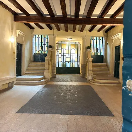 Palazzo Tiolo *